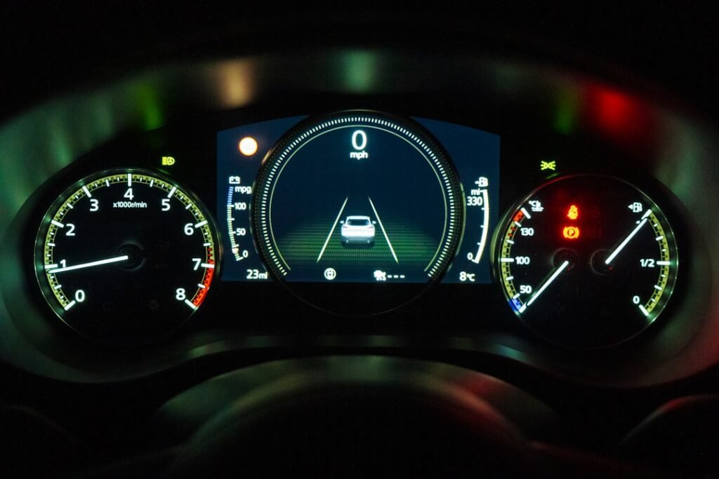 Cruscotto dell'auto: tenere sotto controllo le scadenze e lo stato del veicolo